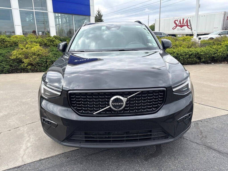 2026 Volvo XC40 B5 Plus