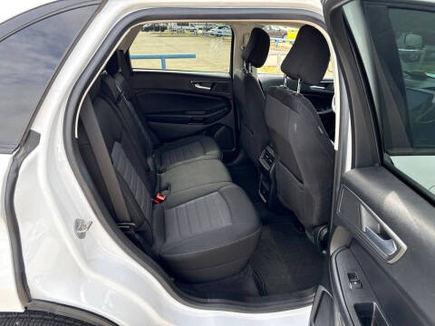 2022 Ford Edge SE