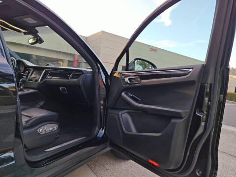 2016 Porsche Macan S