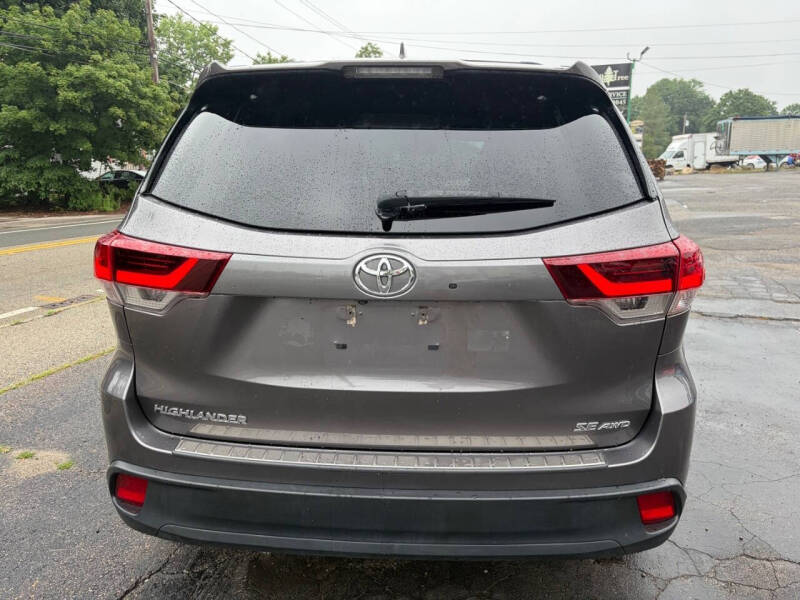 2019 Toyota Highlander SE