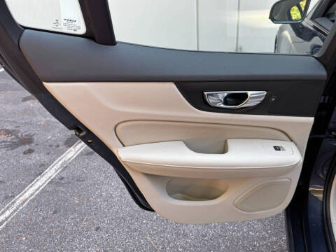 2022 Volvo S60 B5 Momentum