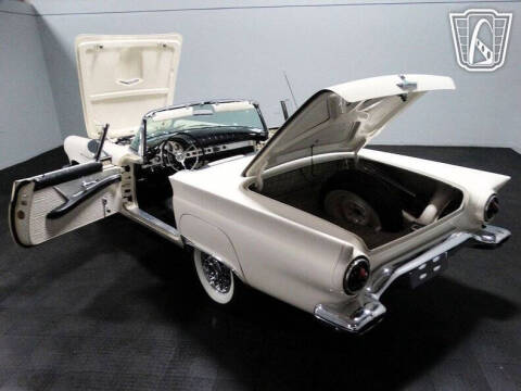 1957 Ford Thunderbird