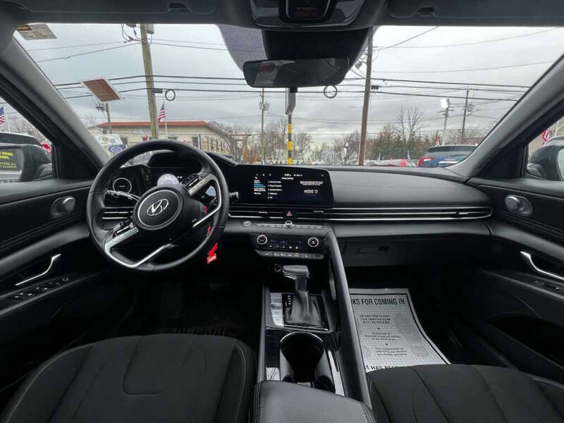 2023 Hyundai Elantra SEL