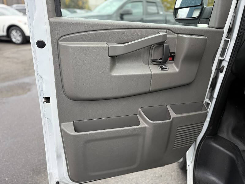 2017 GMC Savana 2500