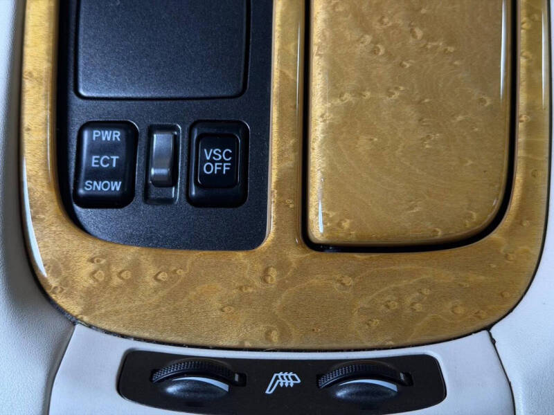 2004 Lexus SC 430