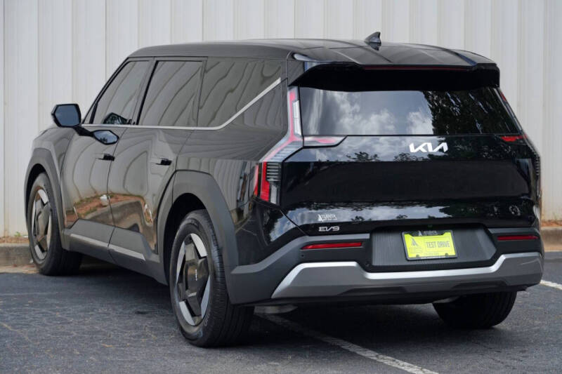 2026 Kia EV9 Light Long Range