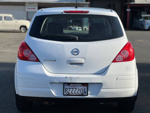 2011 Nissan Versa 1.8 S