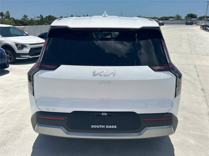 2026 Kia EV9 Light
