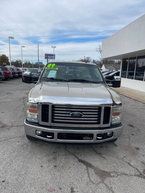 2009 Ford F-250 Super Duty Lariat photo 2