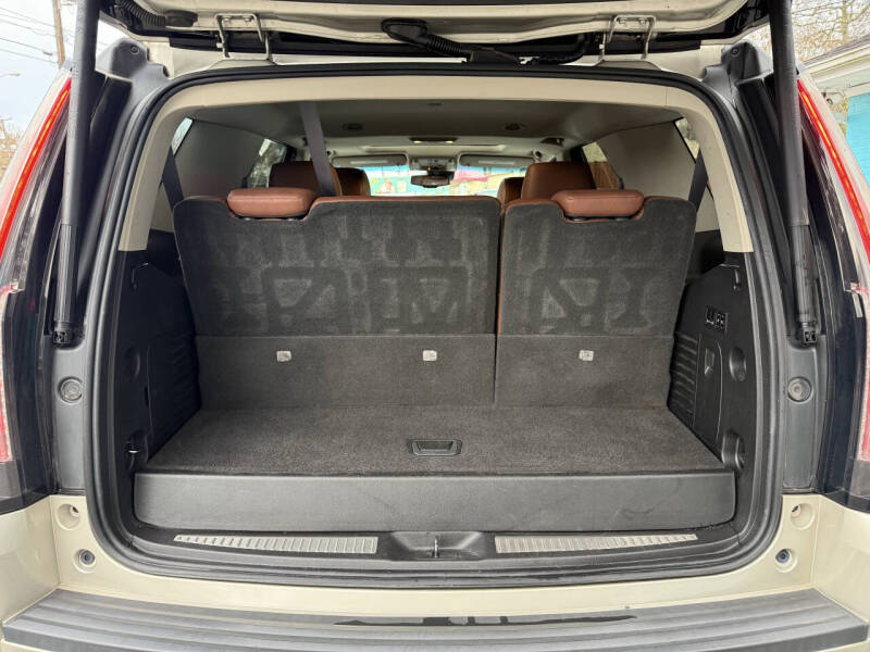 2016 Cadillac Escalade Luxury Collection