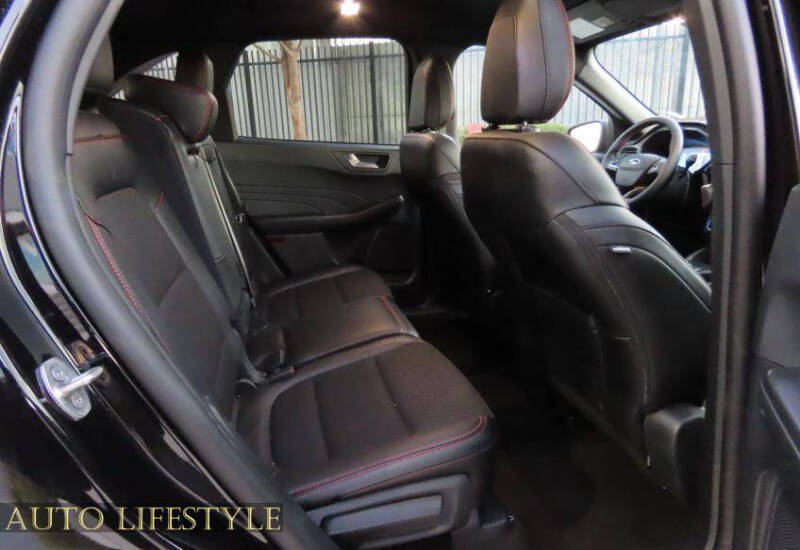 2025 Ford Escape ST-Line