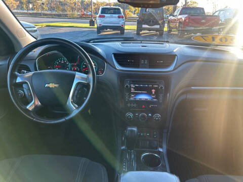 2017 Chevrolet Traverse LT