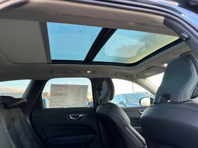 2025 Volvo XC60 T8 Core Dark Theme