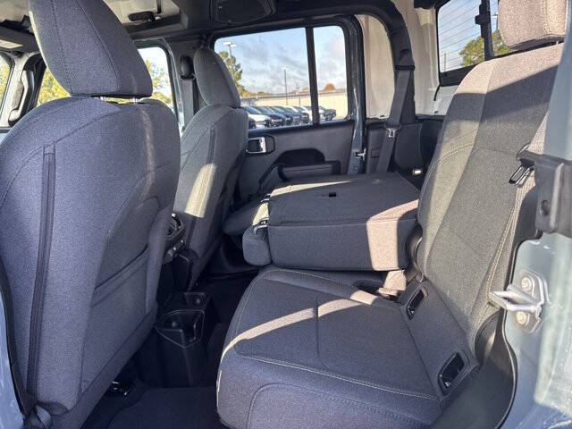 2025 Jeep Gladiator NightHawk