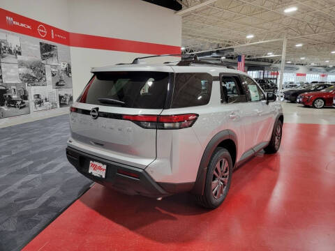 2025 Nissan Pathfinder SV