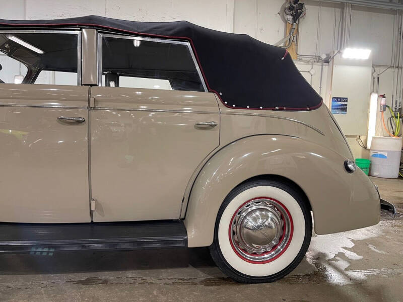 1939 Ford Deluxe
