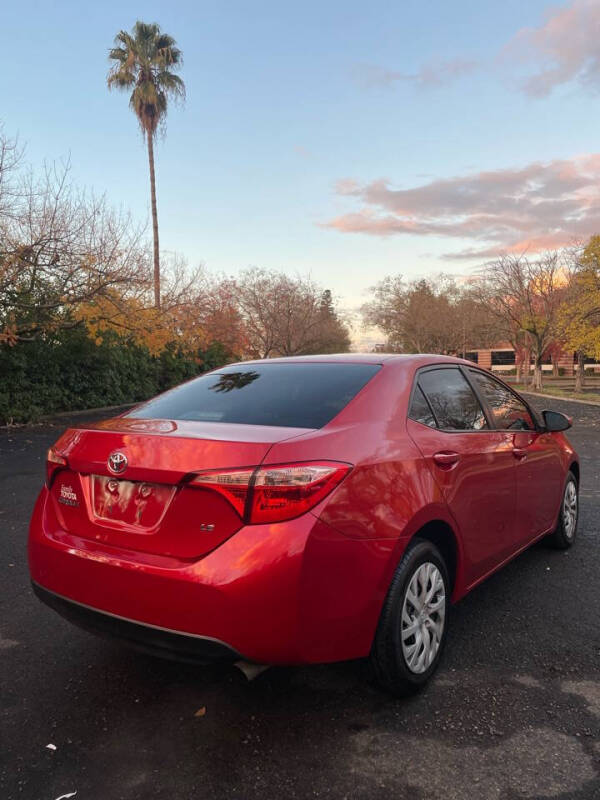 2019 Toyota Corolla LE photo 6