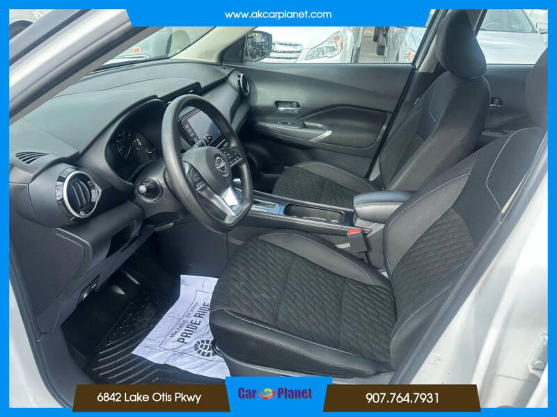 2022 Nissan Kicks SV