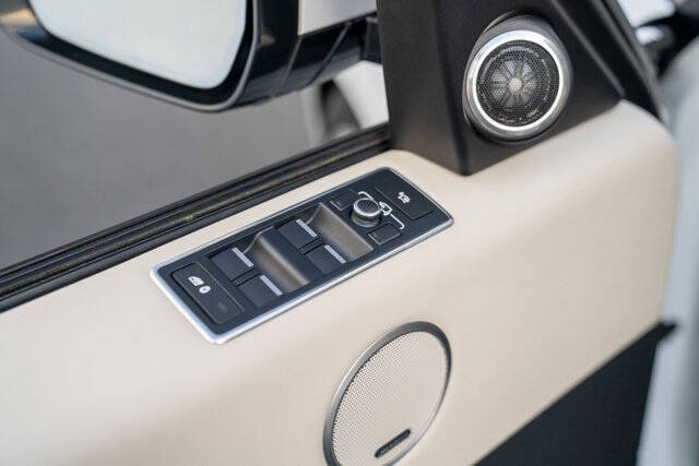 2017 Land Rover Range Rover 13