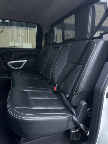 2018 Nissan Titan SV