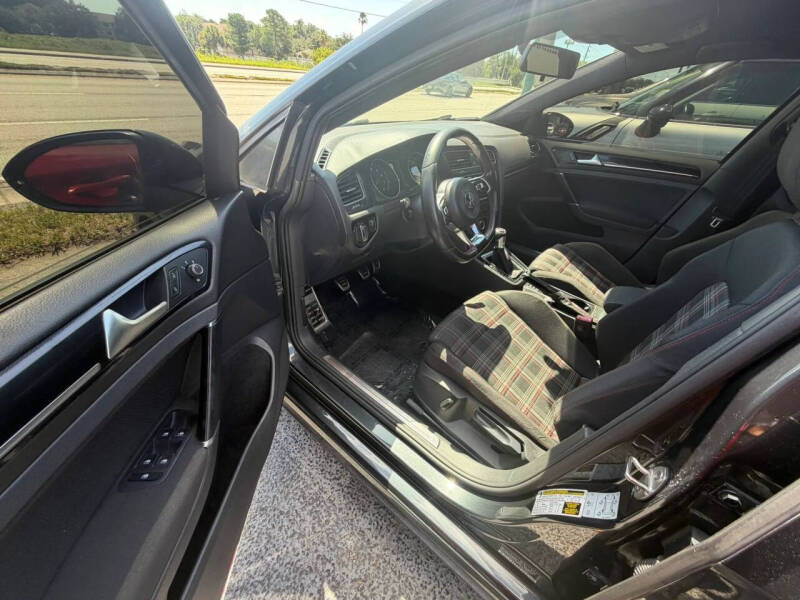 2017 Volkswagen Golf GTI S