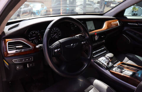 2017 Genesis G90
