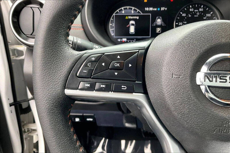 2021 Nissan Kicks SR