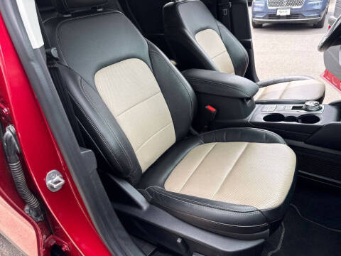 2022 Ford Escape Plug-In Hybrid Titanium