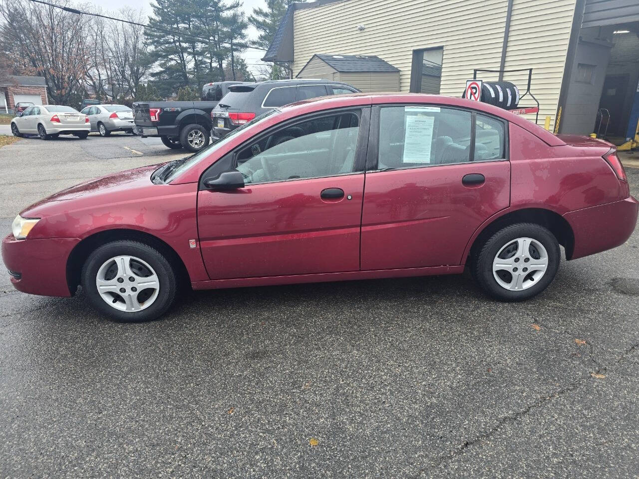 2004 Saturn Ion for sale at QUEENSGATE AUTO SALES in York, PA