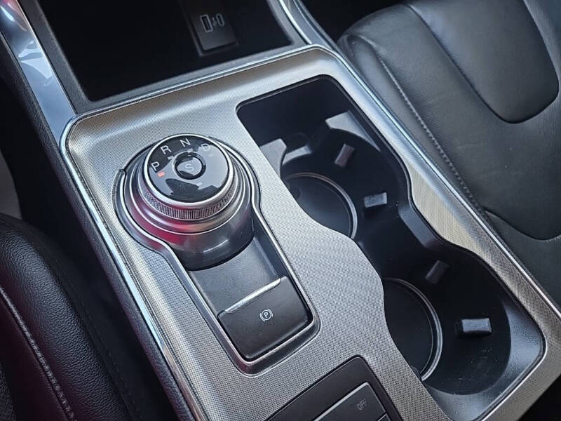 2022 Ford Edge Titanium