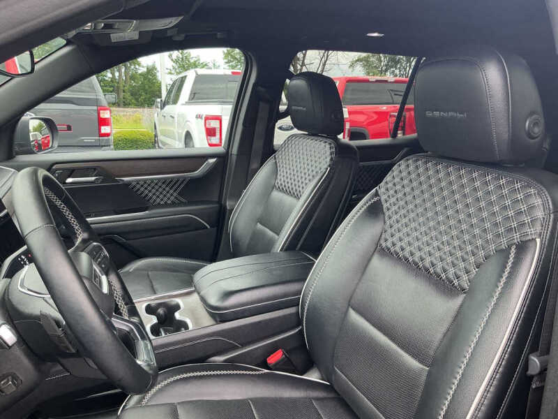 2024 GMC Acadia Denali