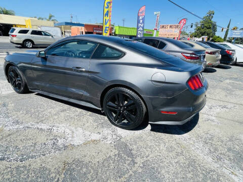 2015 Ford Mustang EcoBoost Premium