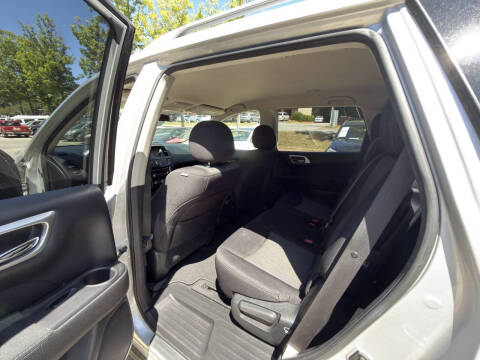 2017 Nissan Pathfinder S