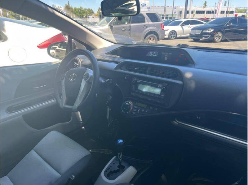 2014 Toyota Prius c