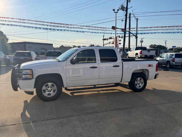 2009 Chevrolet Silverado 1500 for sale at Autohouse Auto Finance in Tyler, TX