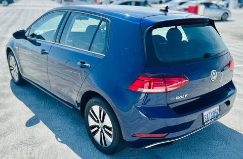 2017 Volkswagen e-Golf SE