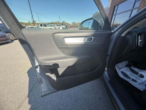 2020 Volvo XC40 T5 Momentum