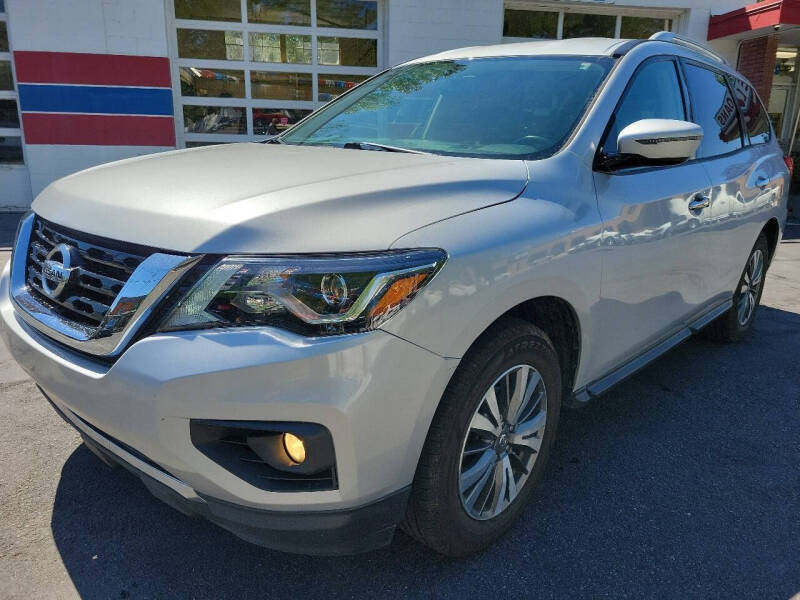 2017 Nissan Pathfinder SV