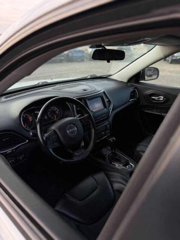 2020 Jeep Cherokee Altitude