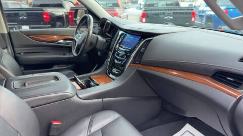 2017 Cadillac Escalade Luxury