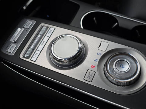 2025 Genesis GV70 2.5T Standard