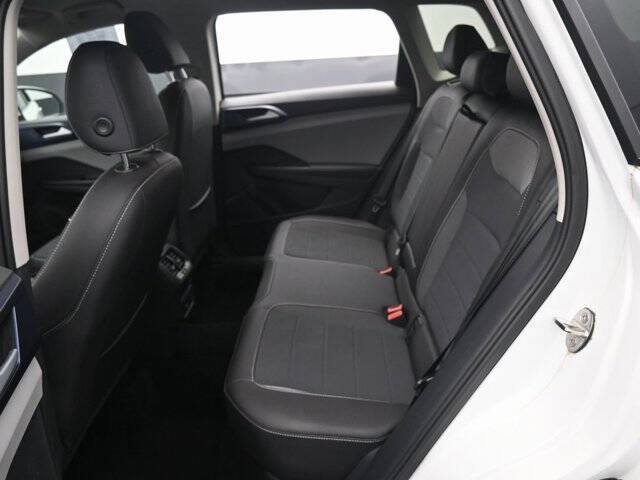 2024 Volkswagen Taos SE 4Motion