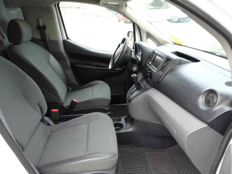 2020 Nissan NV200 SV