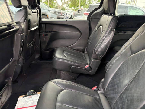 2020 Chrysler Pacifica Touring L Plus
