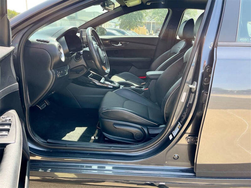 2023 Kia Forte GT-Line