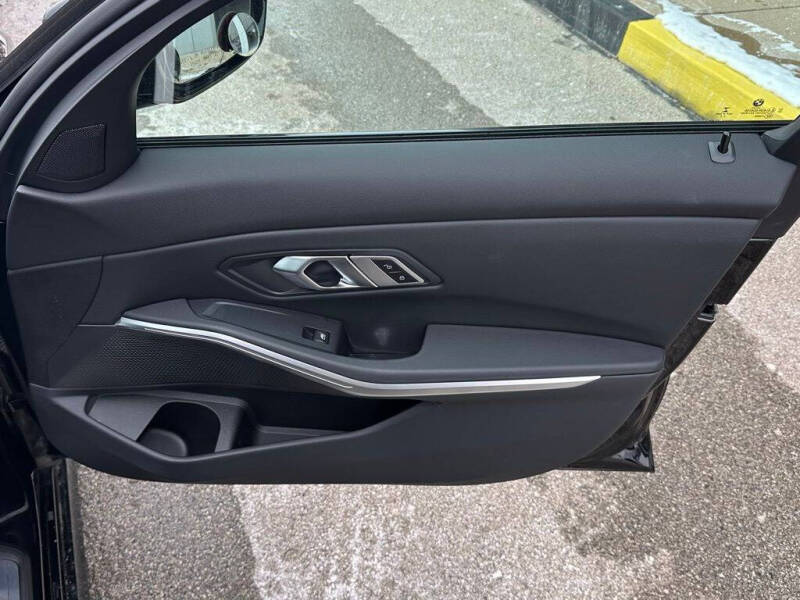 2023 BMW 3 Series 330i