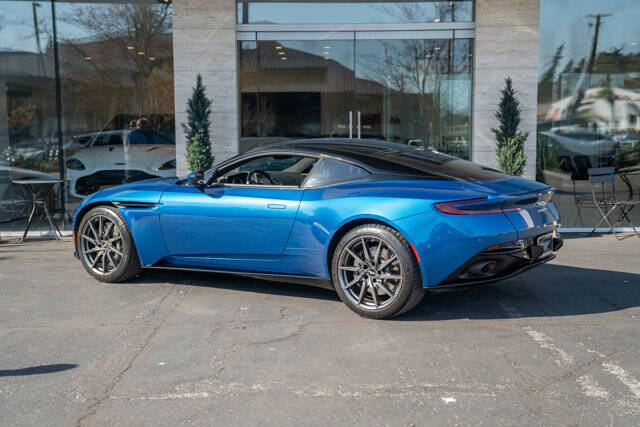 2020 Aston Martin DB11 2