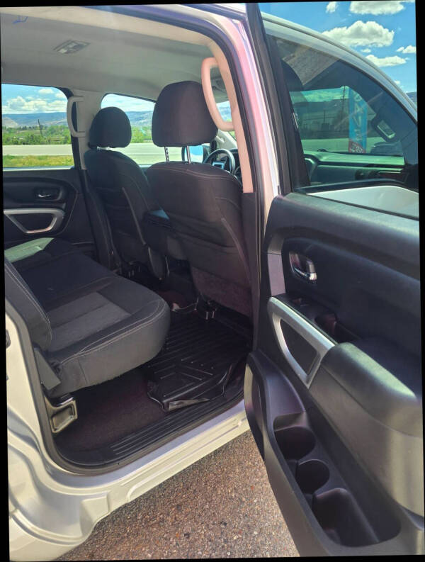 2017 Nissan Titan