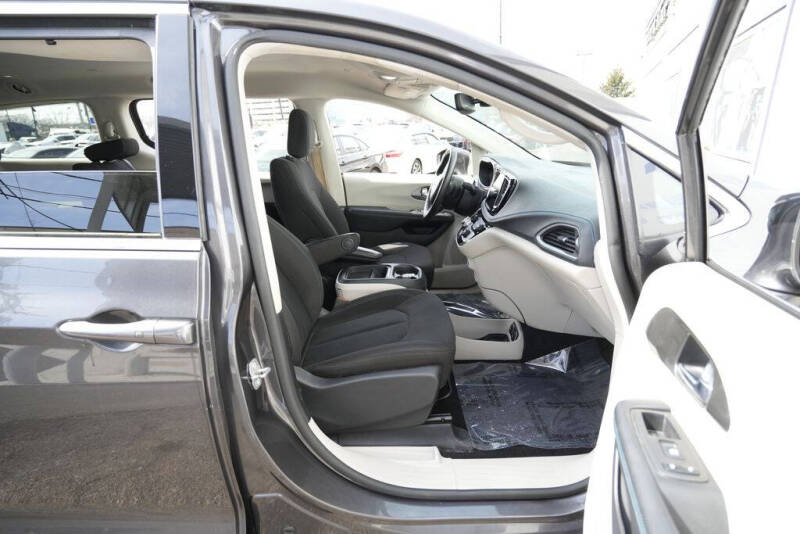 2021 Chrysler Pacifica Touring