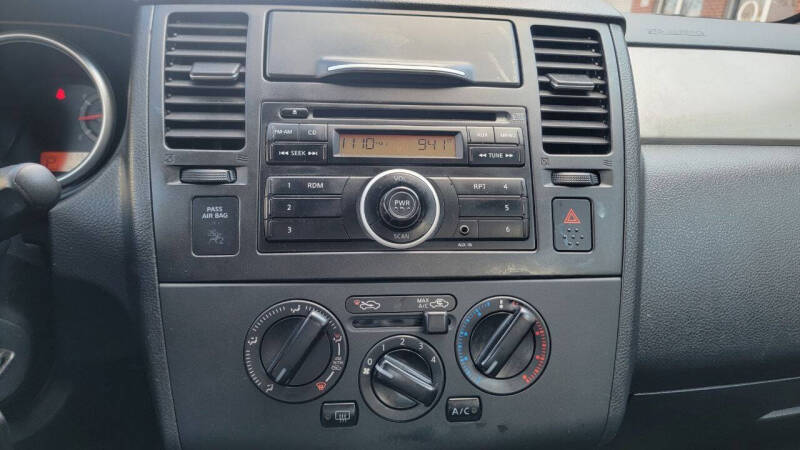 2012 Nissan Versa 1.8 S